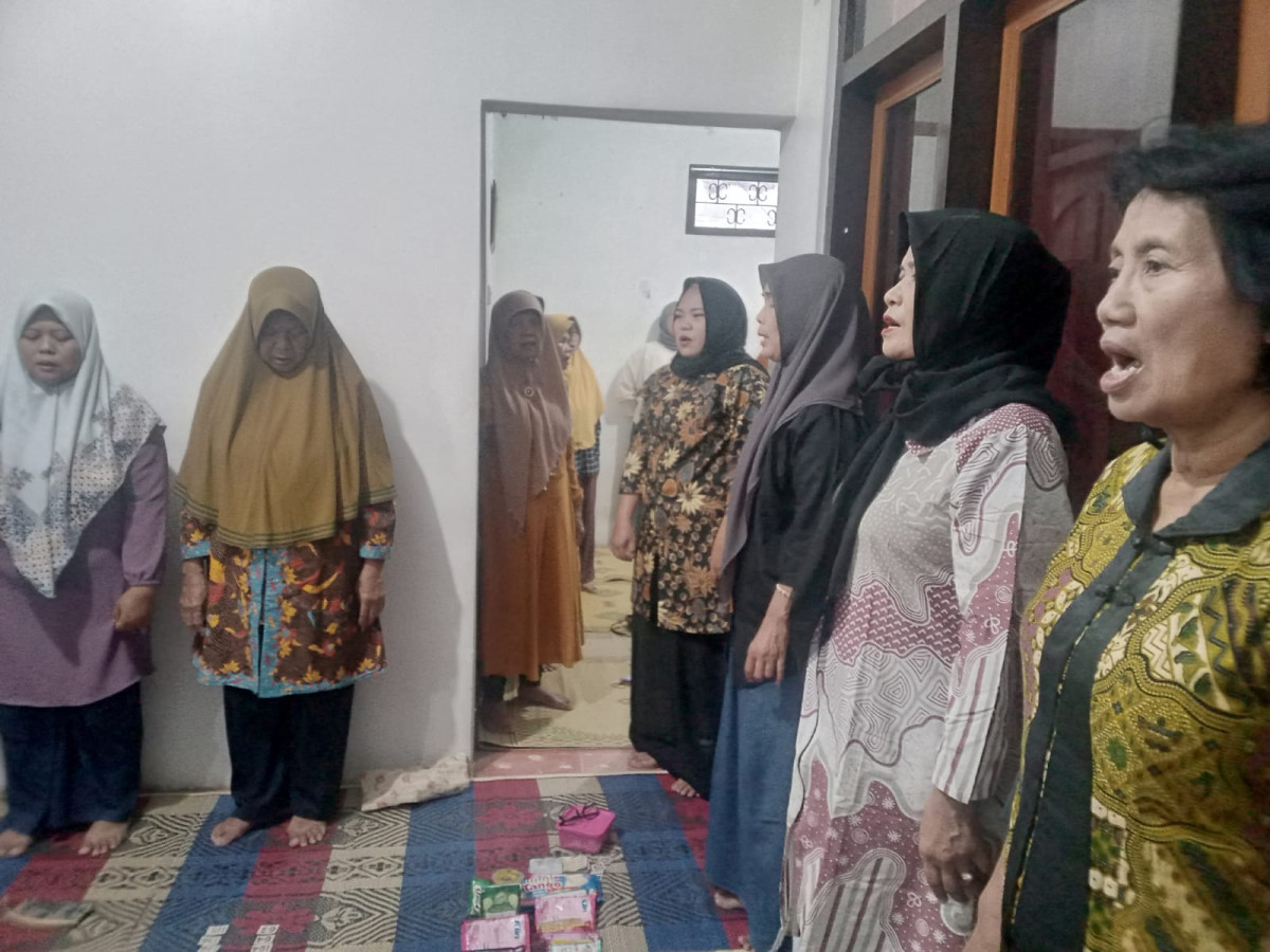 Pertemuan dan Arisan ibu ibu  RT 08 RW 45 Padukuhan Kayen