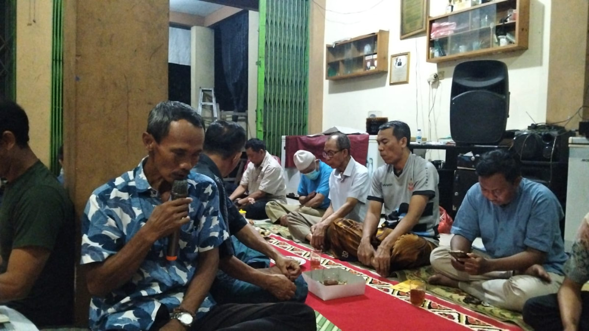 Pertemuan Bapak-bapak Rw 56 Padukuhan Gandok.