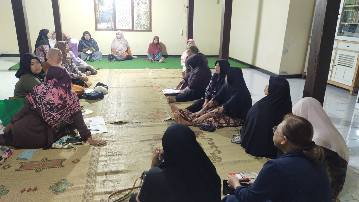 Pertemuan rutin kelompok PKK Rt. 02 krangkungan padukuhan Sanggrahan.