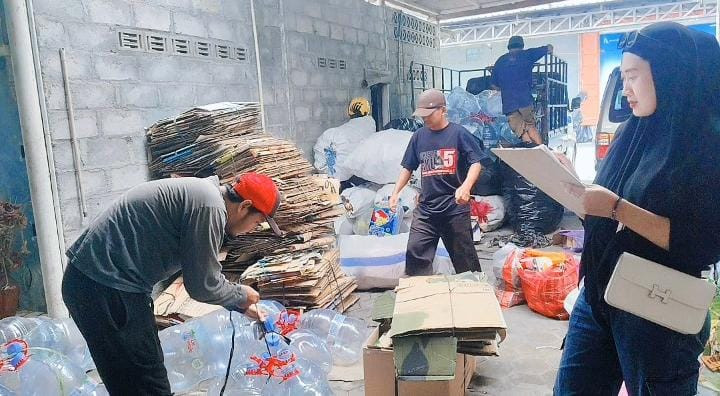 Kegiatan Bank Sampah Asri Lestari Soropadan RW 36