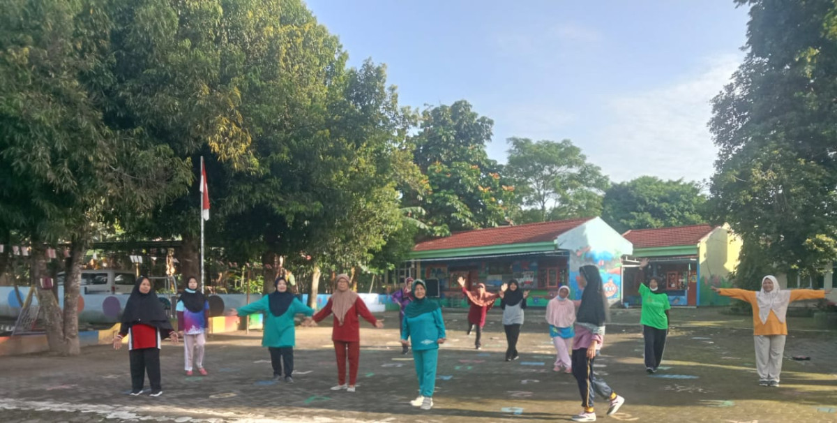 Senam Lansia Padukuhan Tiyasan