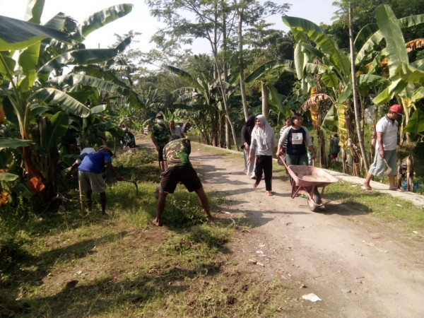 Kerja bakti bersih  Sungai Kuning KKB Blendangan dan Komuntas sungai 