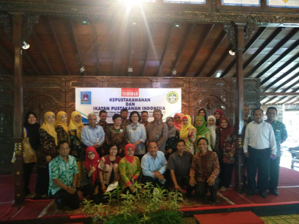 Seminar Kepustakawanan dan Ikatan Pustakawan Indonesia Sleman