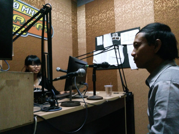 Live On Air di Radio Masdha FM 95.00 MHz TBM Sanggar Studio Biru Bincang-bincang Dunia Pendidikan
