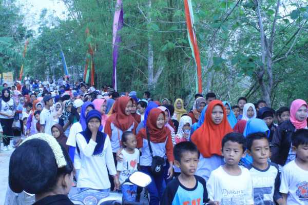 Jelajah Wisata Bumdes Bukit Teletubbies Dusun Sengir