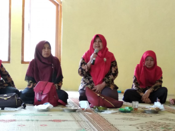 Kunjungan Studi Banding Dinas Pengendalian Penduduk dan Keluarga Berencana Kabupaten Sijunjung Sumatera Barat Ke Kampung KB Sengir Sumberharjo Prambanan Sleman