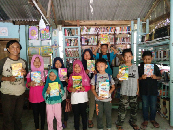 Kunjungan Ke Perpustakaan Sanggar Studio Biru Dusun Sengir