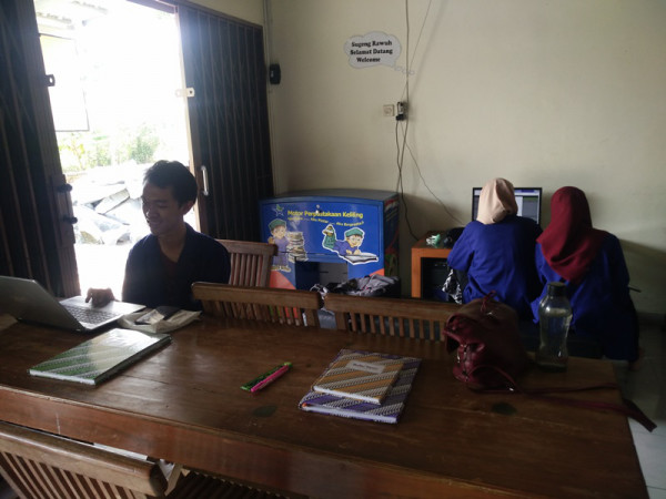 Kegiatan KKN UNY Yogyakarta 2019 Entri Data Katalog Perpustakaan Desa Sumberharjo Prambanan Sleman