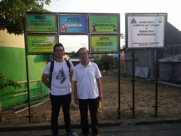 Kunjungan Mahasiswa Tugas Akhir Univ.Parahiyangan Bandung di Rumah Dataku KKB Sengir