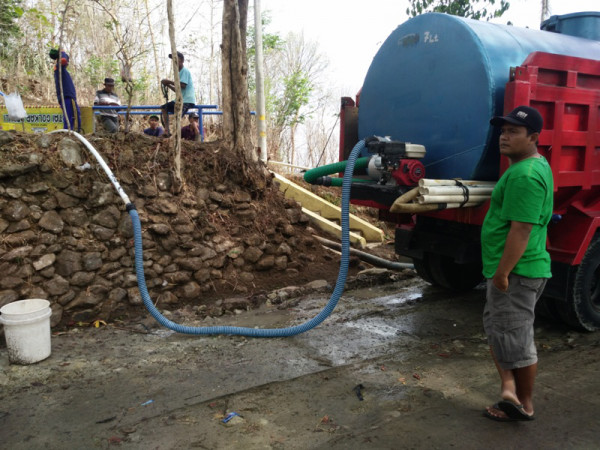 Dropping Air Bersih Kampung KB Sengir Sumberharjo