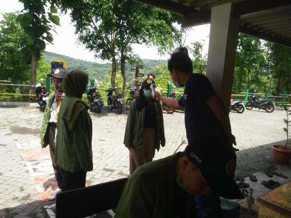 Kunjungan Survey Mahasiswa KKN UPN Veteran Yogyakarta 2020 ke Obyek Wisata Bukit Teletubbies Sengir