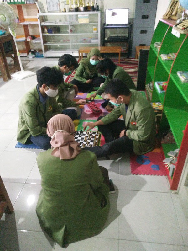 Kunjungan Survey Mahasiswa KKN UPN Veteran Yogyakarta 2020 ke Perpustakaan Desa Sumberharjo Prambanan Sleman