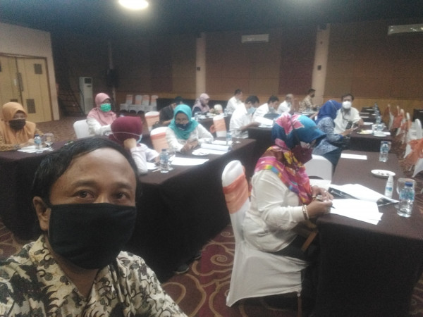 Forum Group Discussion (FGD) Inisiatif DPRD DI Yogyakarta Membahas Raperda Pengendalian Penduduk 