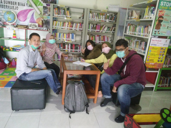 Kunjungan Survey Mahasiswa KKN UPN Veteran Yogyakarta 2020 ke Perpustakaan Desa Sumberharjo Prambanan Sleman