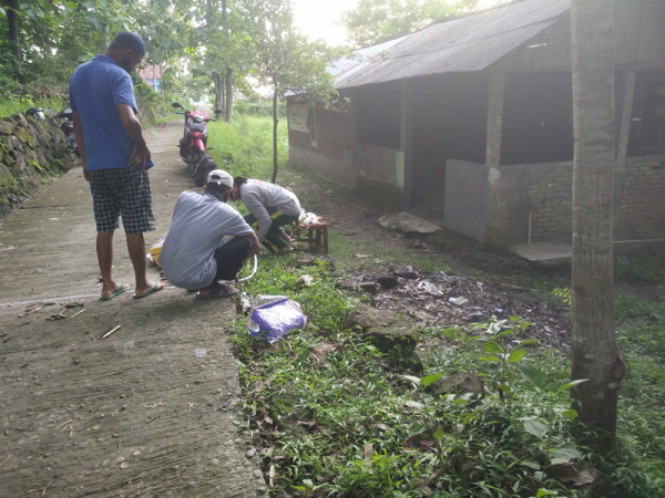 Pemasangan Pipa dan Meteran PDAM Di Dusun Sengir