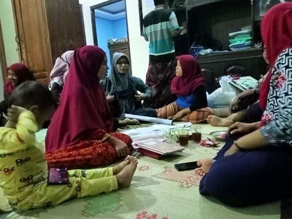 Pertemuan Anggota UPPKS Bina Karya Kampung KB Sengir