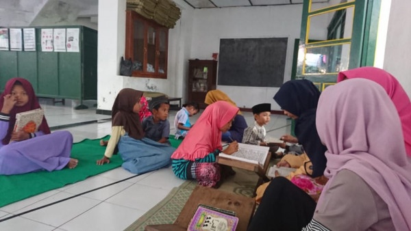 Monitor Kegiatan Taman Pendidikan Al-Qur-an Dusun Sengir