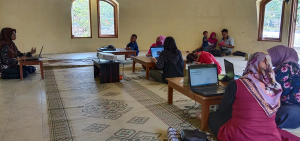 Pelatihan Laporan Keuangan Pelaku UKM Dusun Sengir Oleh  KKN UST Yogyakarta 