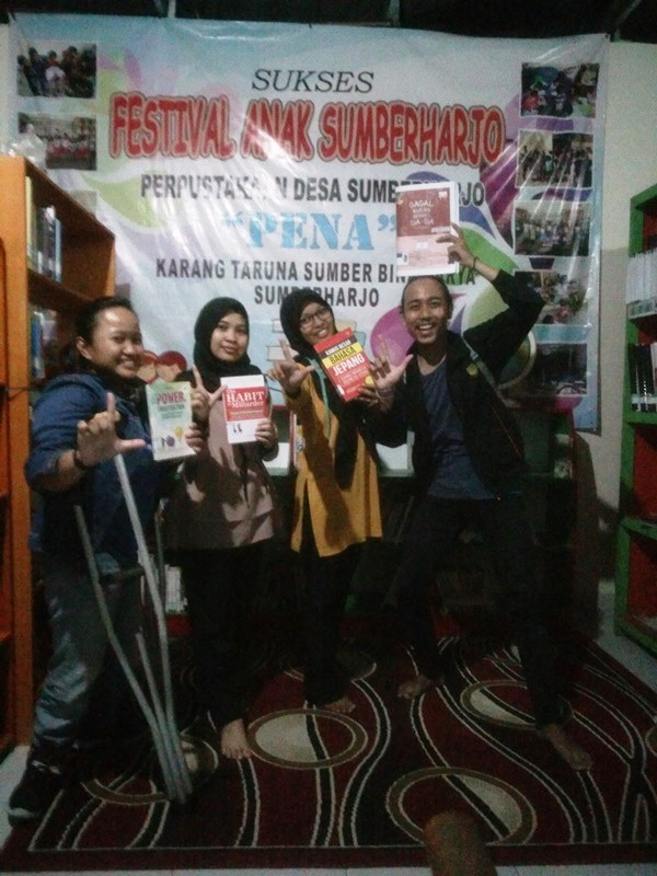 Monitor Kegiatan Perpustakaan Desa Sumberharjo_Menerima Kunjungan KKN UST Yogyakarta 