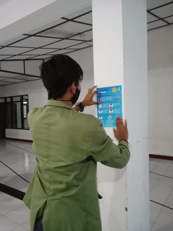 	Kampung KB Sengir_KKN UPN "Veteran" Yogyakarta 2020_Pemasangan Sticker Cegah Covid-19