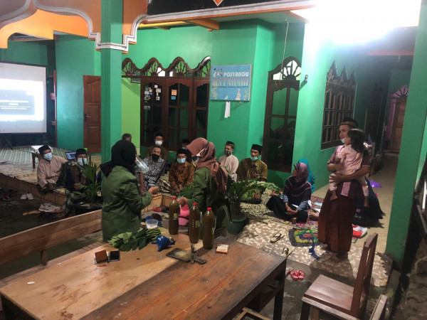 Kampung KB Sengir_KKN UPN "Veteran" Yogyakarta 2020_Praktek Pembuatan Handsanitizer Dari Bahan Alami