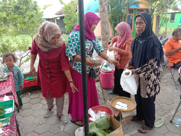 Kampung KB Sengir_Kelompok Wanita Tani Sari Makmur Sengir_Loading Peralatan Gelar Potensi 