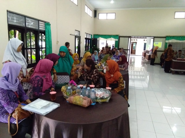 Kampung KB Sengir_Perpustakaan Desa Sumberharjo_Pendampingan Perpustakaan Desa Bokoharjo di Evaluasi Perkembangan Desa dan Kelurahan Tahun 2020_Kelurahan Bokoharjo Kapanewon Prambanan Kabupaten Sleman