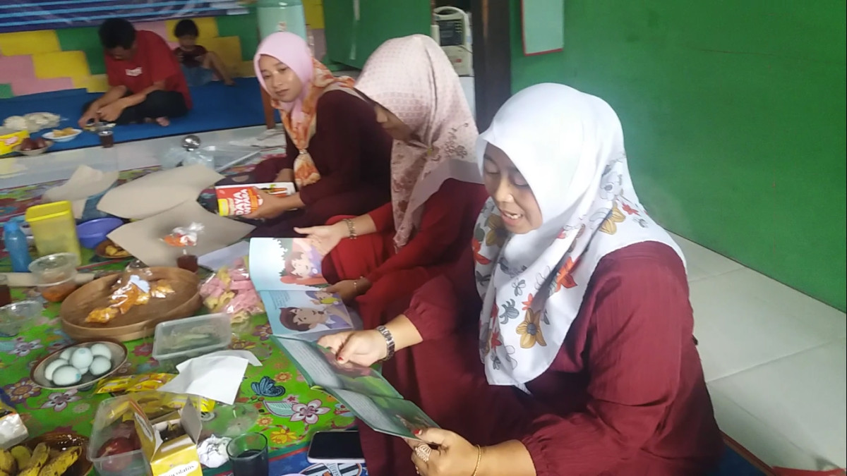 PELATIHAN MEMBACA NYARING DI SPS MUTIARA SENGIR BEKERJASAMA DENGAN PERPUSKAL SUMBERHARJO PRAMBANAN SLEMAN