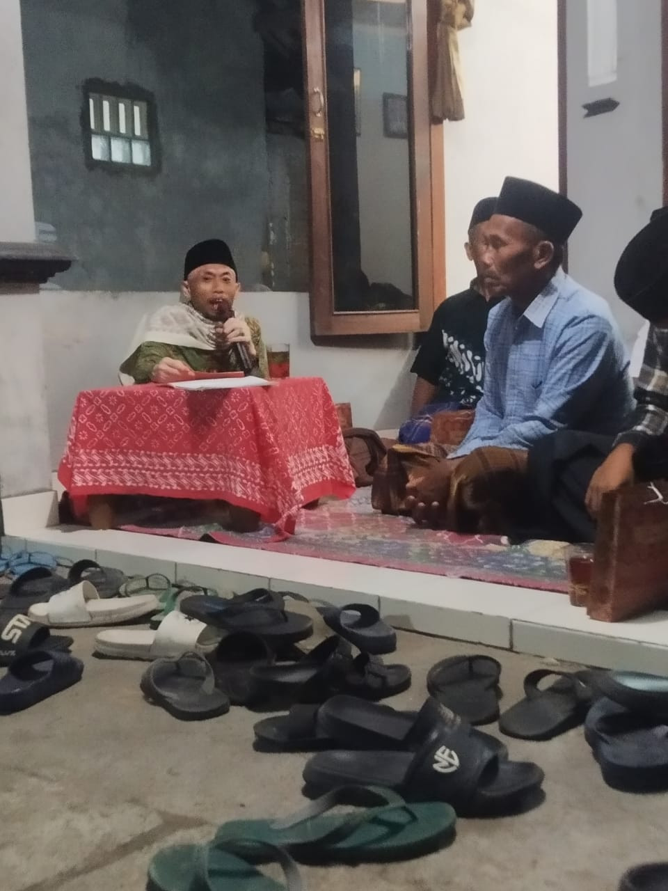 PENGAJIAN RUTIN MALAM JUMAT KLIWON PADUKUHAN KLERO