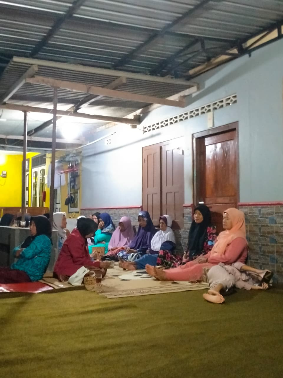 PENGAJIAN RUTIN IBU IBU RW 22 PADUKUHAN KLERO