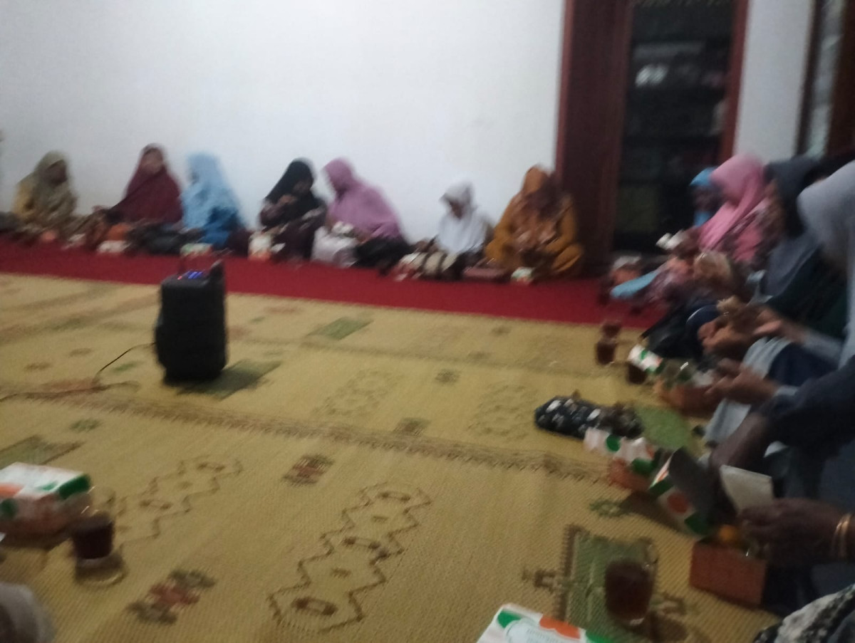 PENGAJIAN RUTIN MALAM RABU PADUKUHAN SAWO