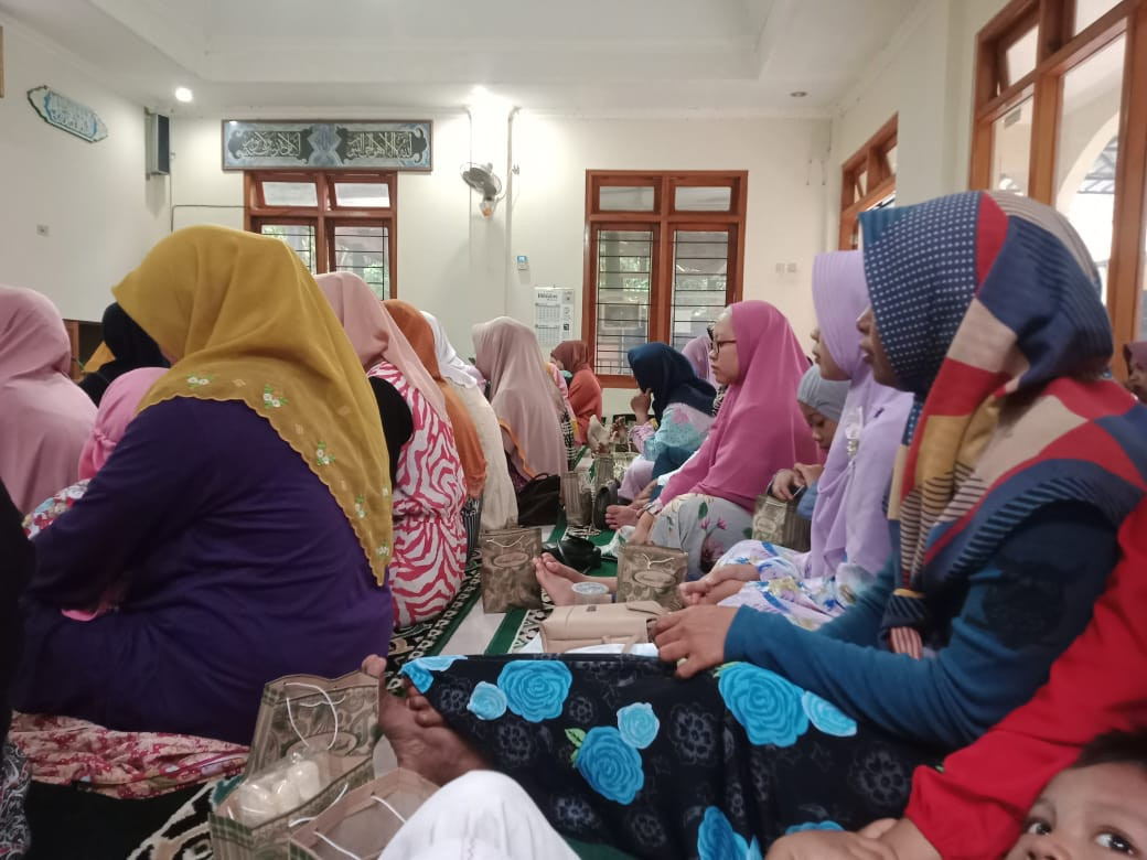 Pengajian Minggu Pagi Ibu-Ibu Jamaah Masjid Al Fatah Padukuhan Jontro