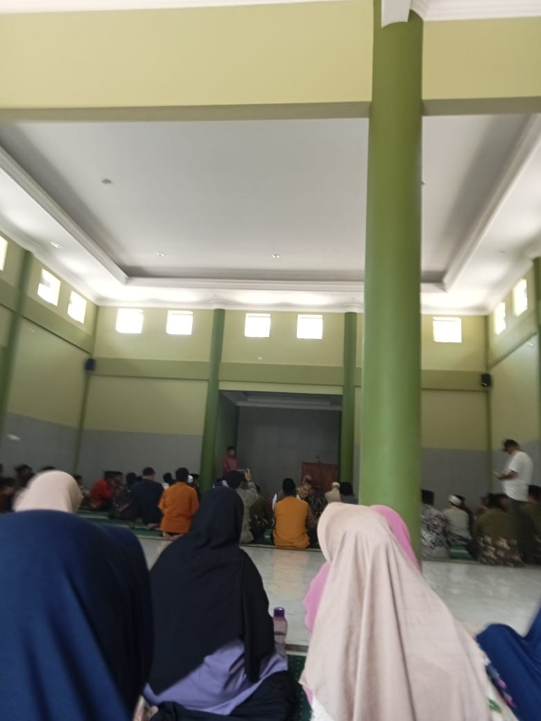 Pengajian rutin di Masjid Sa'ad bin Waqos Parangan Padukuhan Gayam