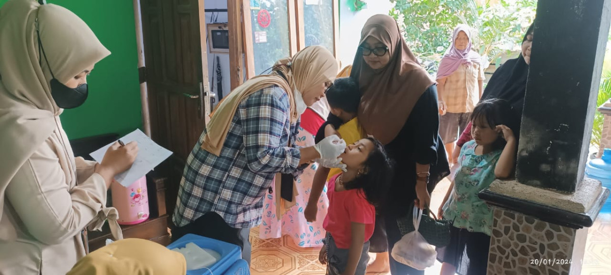 PIN Polio Serentak di Posyandu Pepaya Padukuhan Kalinongko Lor