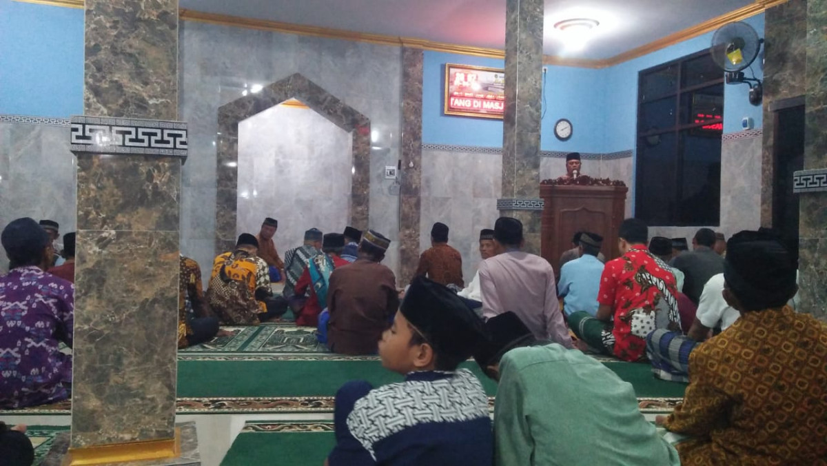 Tarawih Keliling Pemerintah Kalurahan Gayamharjo dan Kapanewon Prambanan di Masjid Al Ikhlas Padukuhan Kalinongko Lor