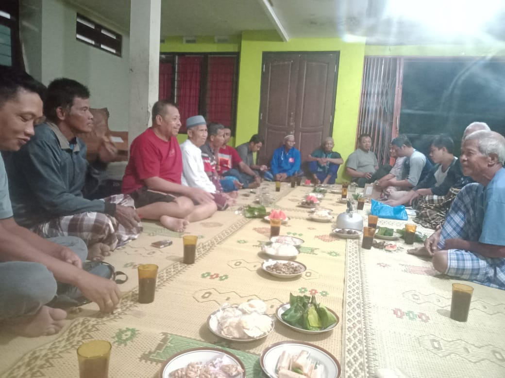 kegiatan arisan bapak bapak padukuhan jontro