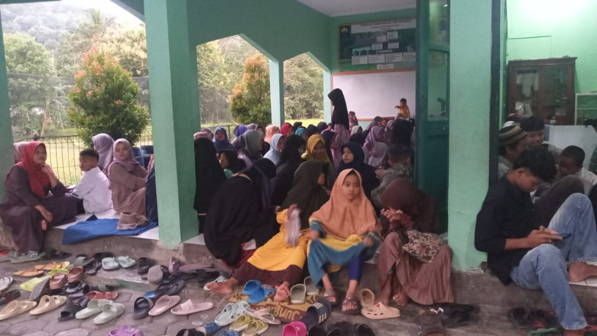 Pengajian di Masjid Jami' Padukuhan Jali