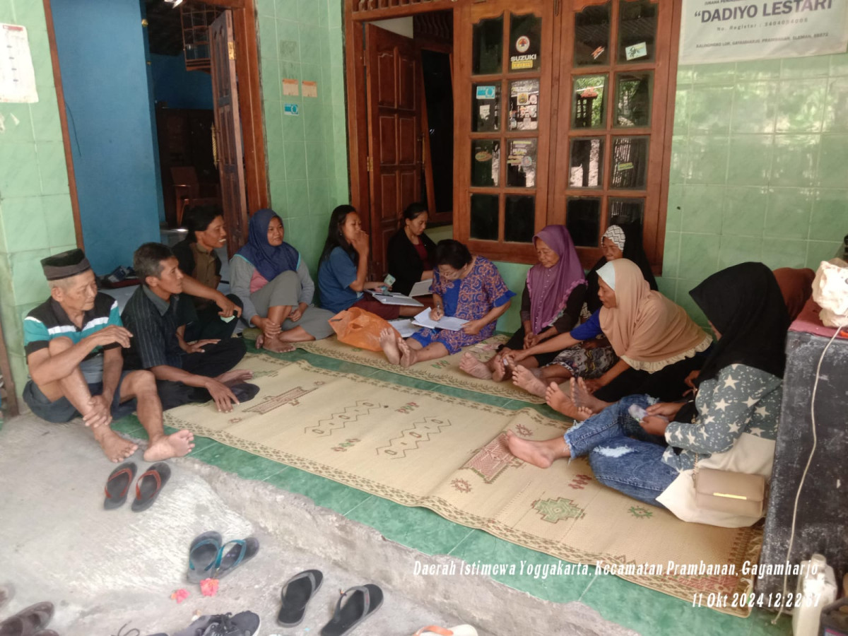 Arisan UPPKA Dadiyo Lestari Padukuhan Kalinongko Lor