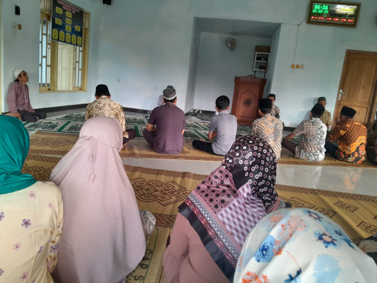 Kegiatan pengajian Ahad pagi dusun watugudek kalinongko kidul