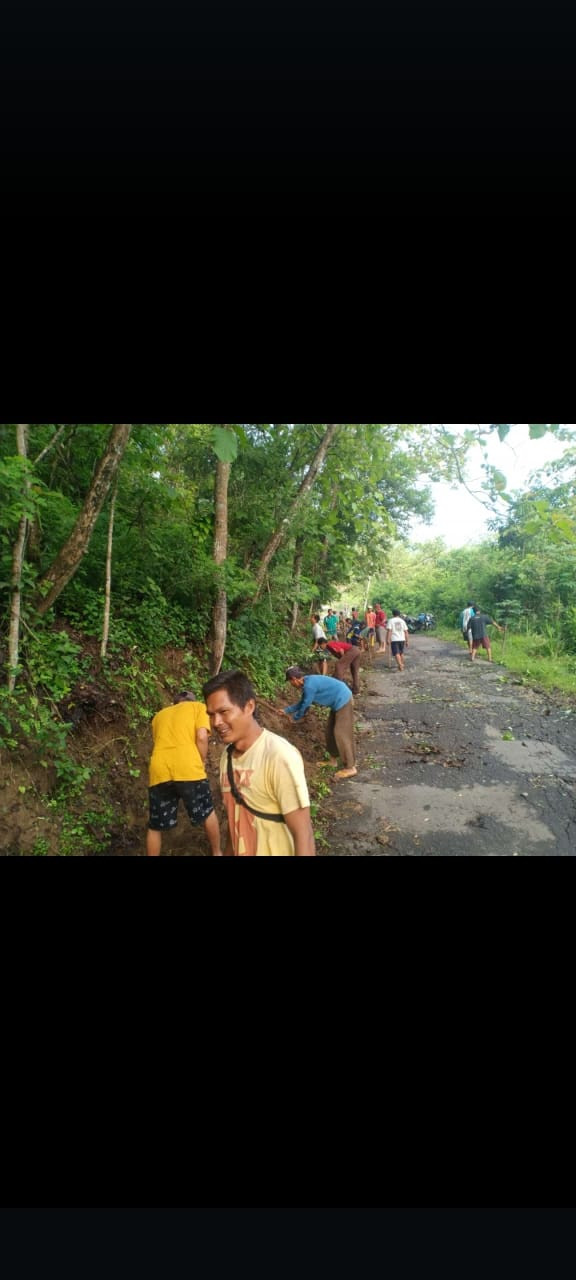 Kegiatan gotong royong dusun kalinongko kidul