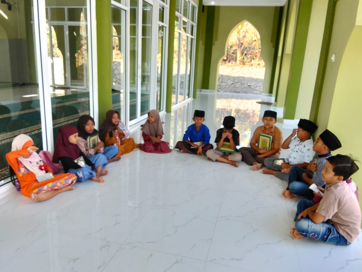 KEGIATAN TPA NUR KHASANAH PARANGAN PADUKUHAN GAYAM