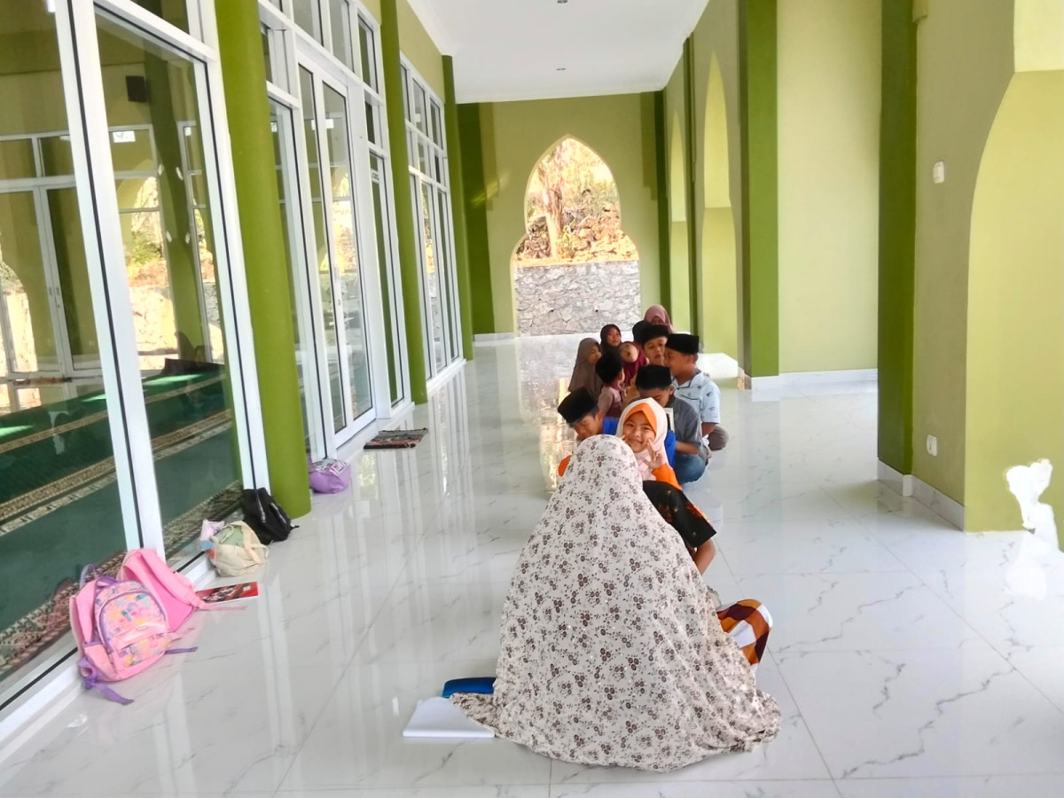 antri membaca iqro dan al quran