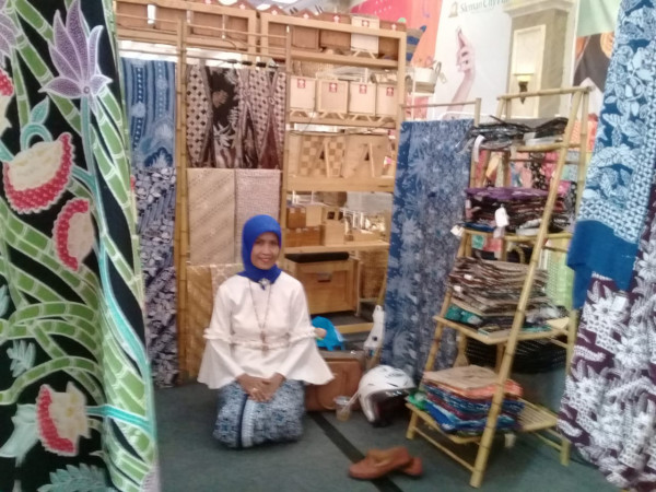 Pameran Batik Warna Alam