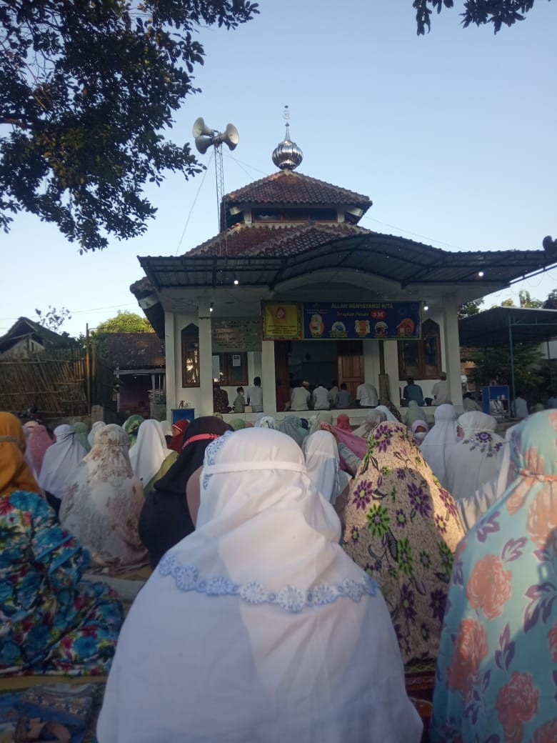 Sholat idul adha RW 04 di masjid At Taubah Rogobangsan