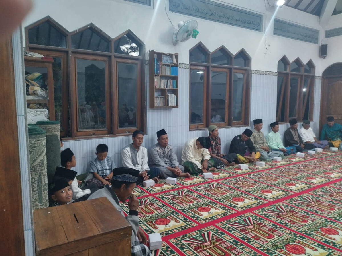 Pengajian Akbar di masjid At Taubah Rogobangsan