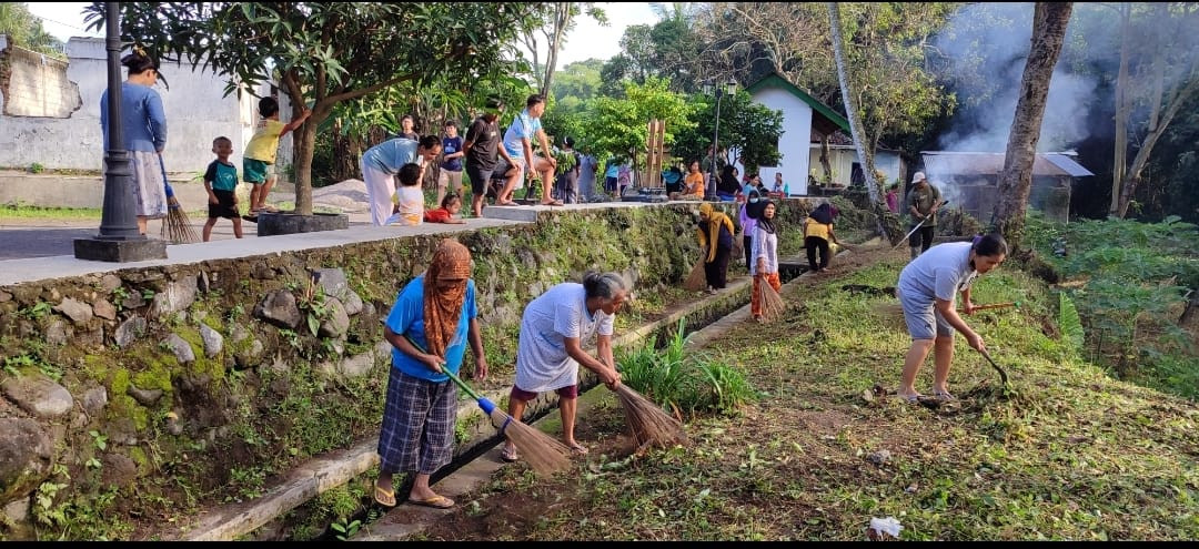 Gotong royong persiapan lumbung mataraman dusun kalibulus