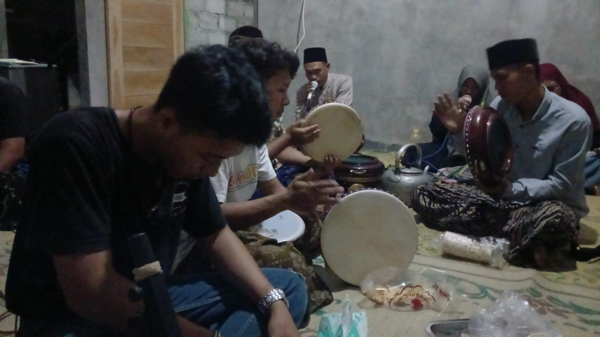 Latihan hadroh tegal jaten balong