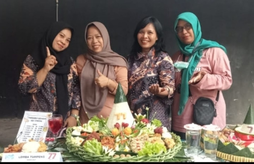 Lomba tumpeng