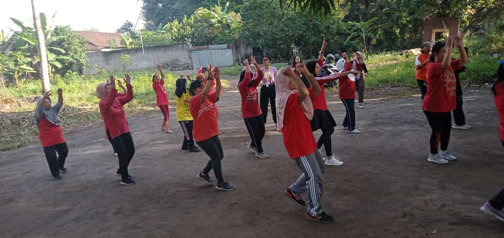 Minggu pagi bersama ibu2 lansia