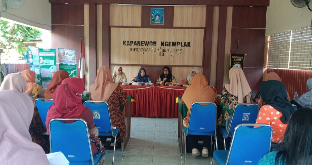 Kader Padukuhan Kalibulus mengikuti pertemuan PKK Kapanewon